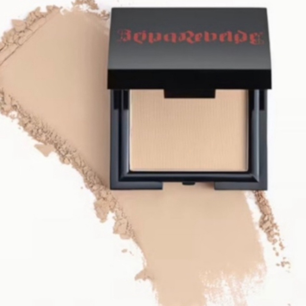 Reina Rebelde On Your Face Finishing Powder in Perla